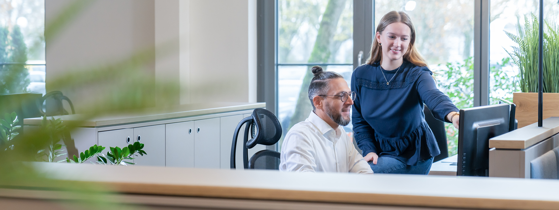 Arbeitsalltag 2 Personen Büro